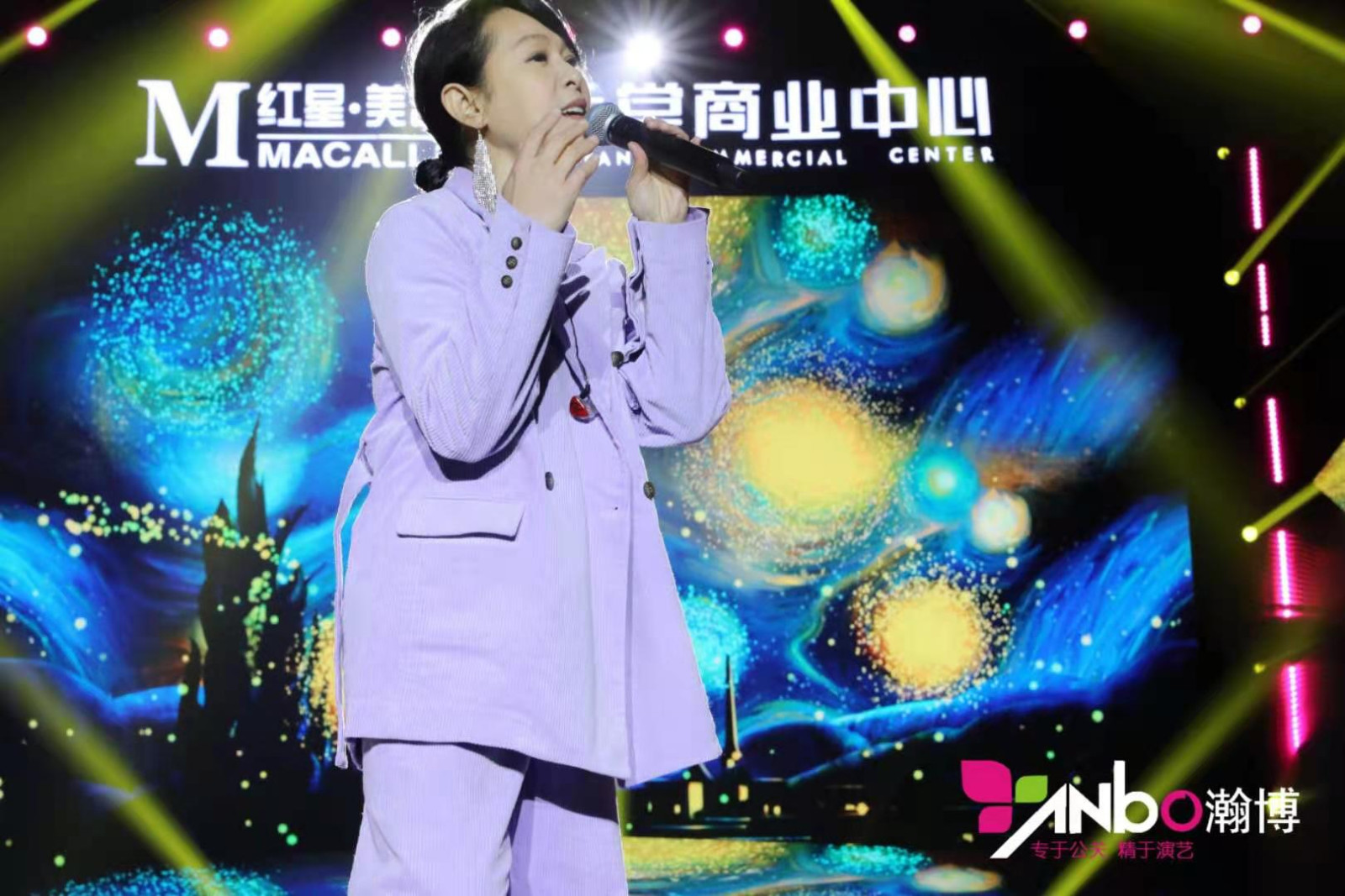 助力金堂紅星美凱龍開盤，天后劉若英親臨現場深情演唱