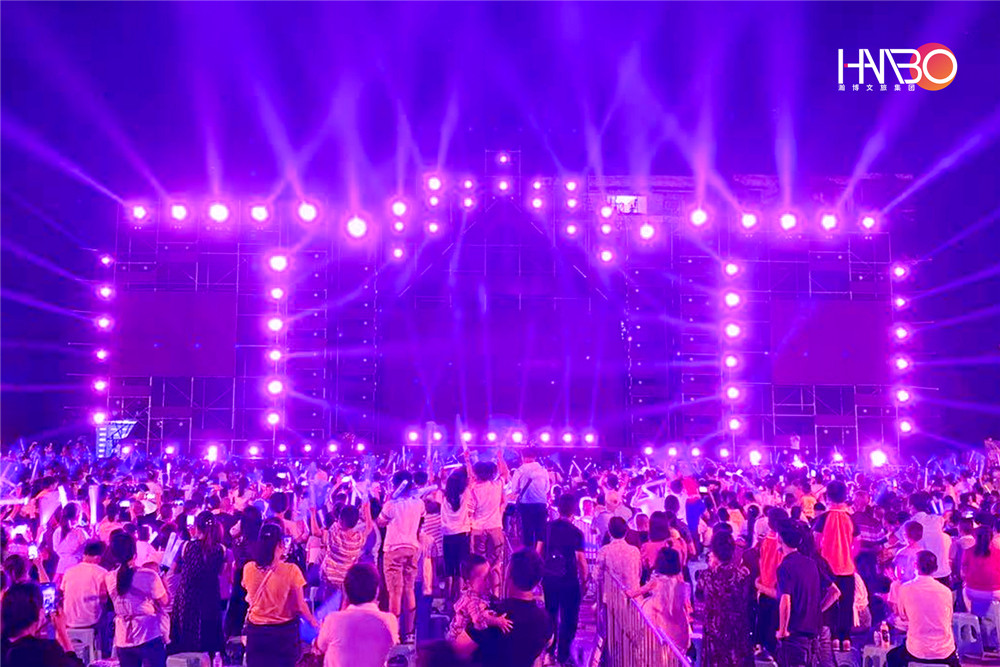 成都演藝公司“大美興義·萬(wàn)商齊聚”群星演唱會(huì)策劃承辦如期完成