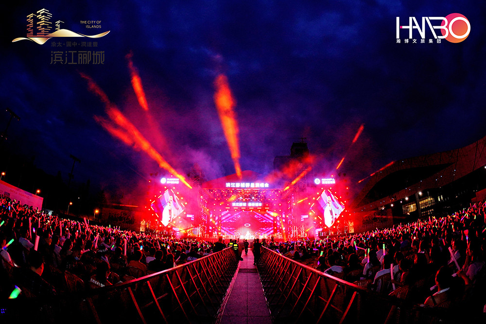 許巍領(lǐng)銜成都演唱會(huì)圓滿成功