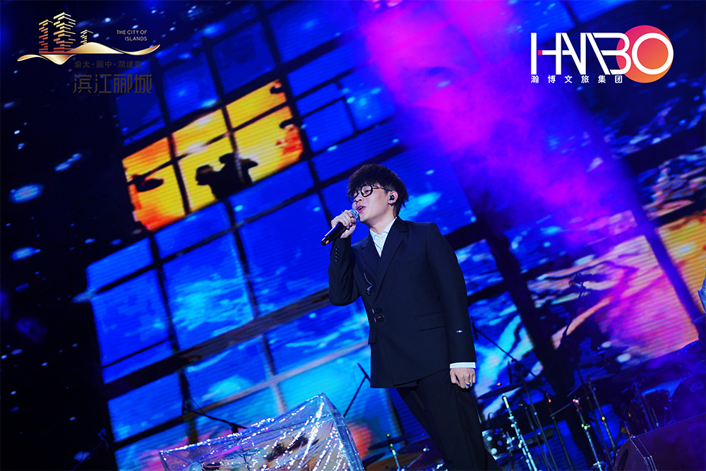 許巍領(lǐng)銜成都演唱會(huì)圓滿成功