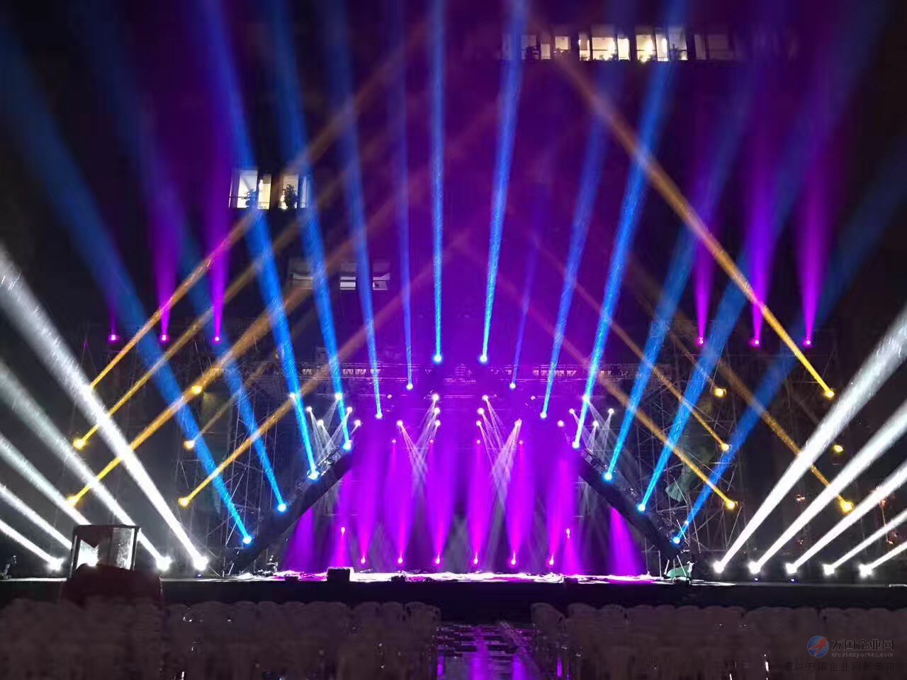 1648200555712597.jpg 舞臺搭建.jpg